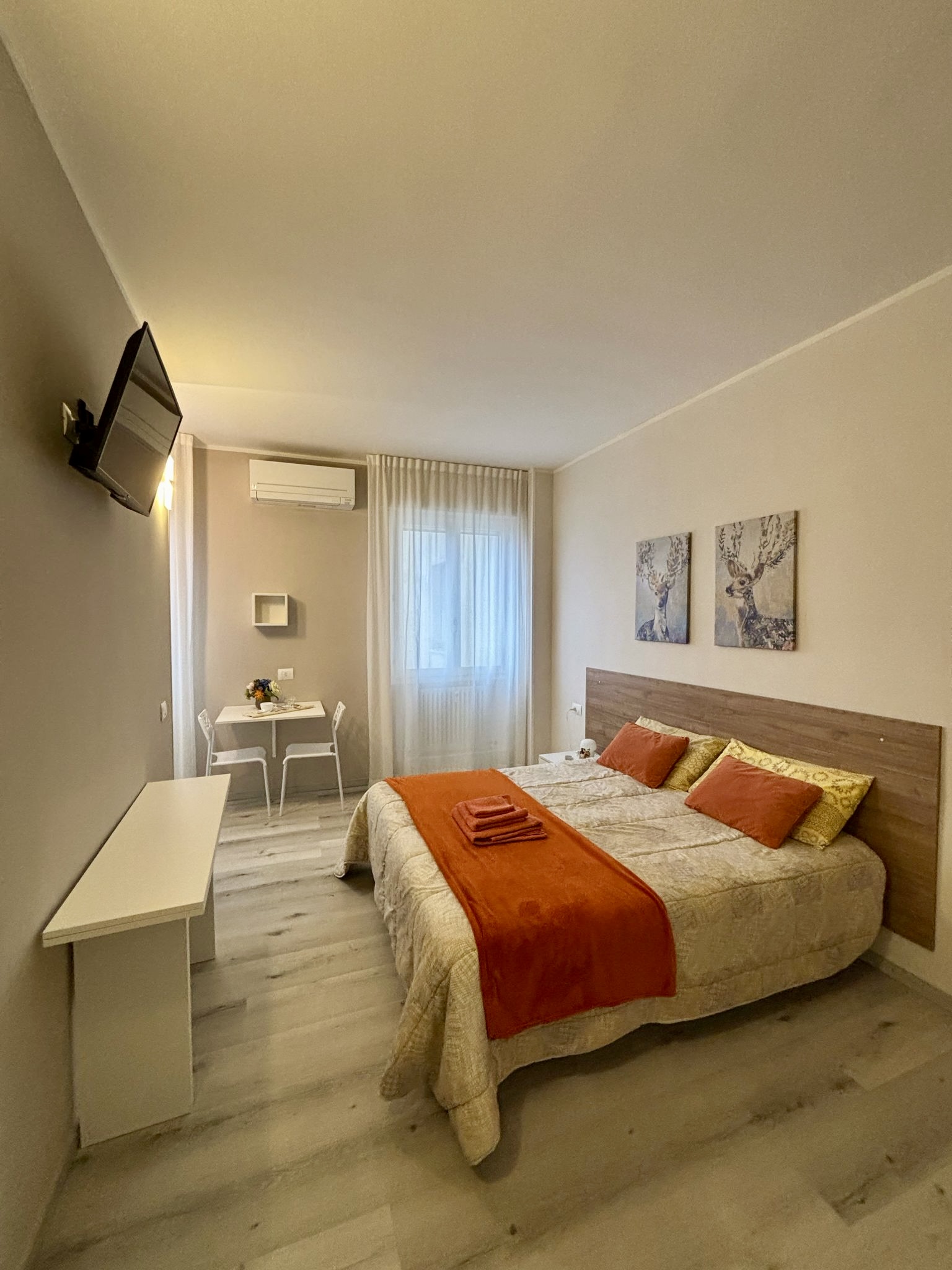 Bensone — camera con letto matrimoniale